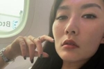 美美的，杨莉娜在飞机上晒自拍