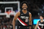 外线真开窍了！亨德森上半场三分6中4砍下14分 正负值+12